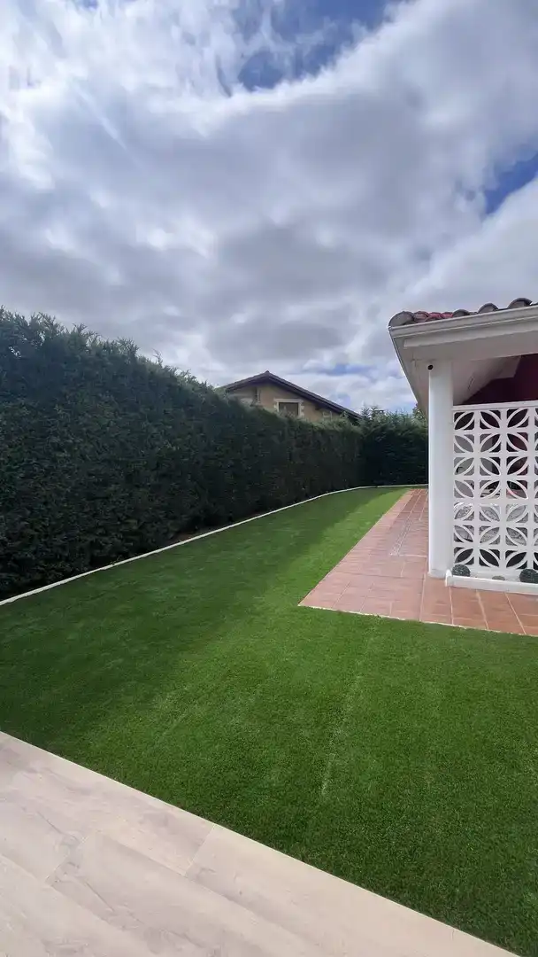 Terrassa de Casa adosada en venda en Medina de Pomar amb Jardí privat, Traster i Piscina