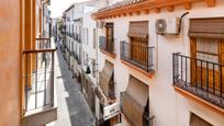 Vista exterior de Pis en venda en  Granada Capital amb Aire condicionat, Terrassa i Balcó