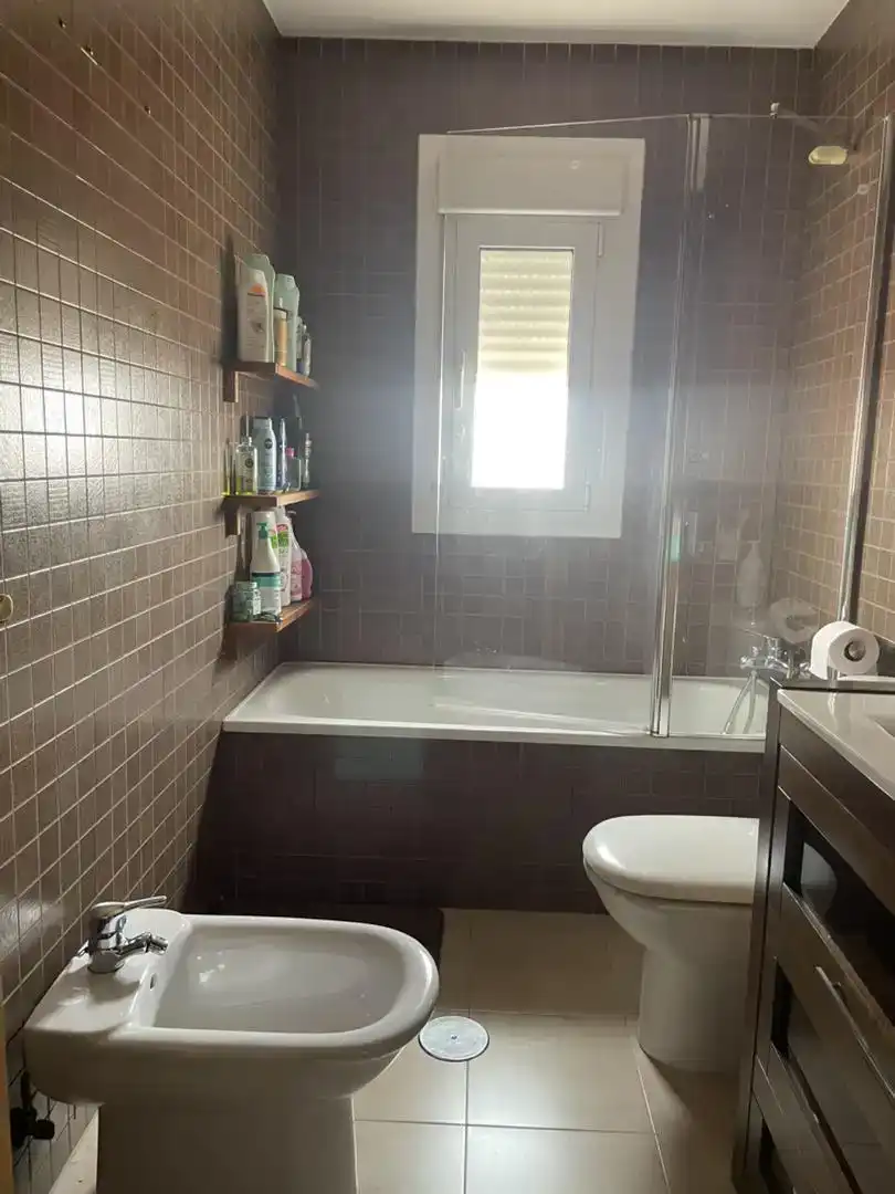 Badezimmer von Maisonette zum Verkauf in Puertollano mit Klimaanlage, Abstellraum und Möbliert