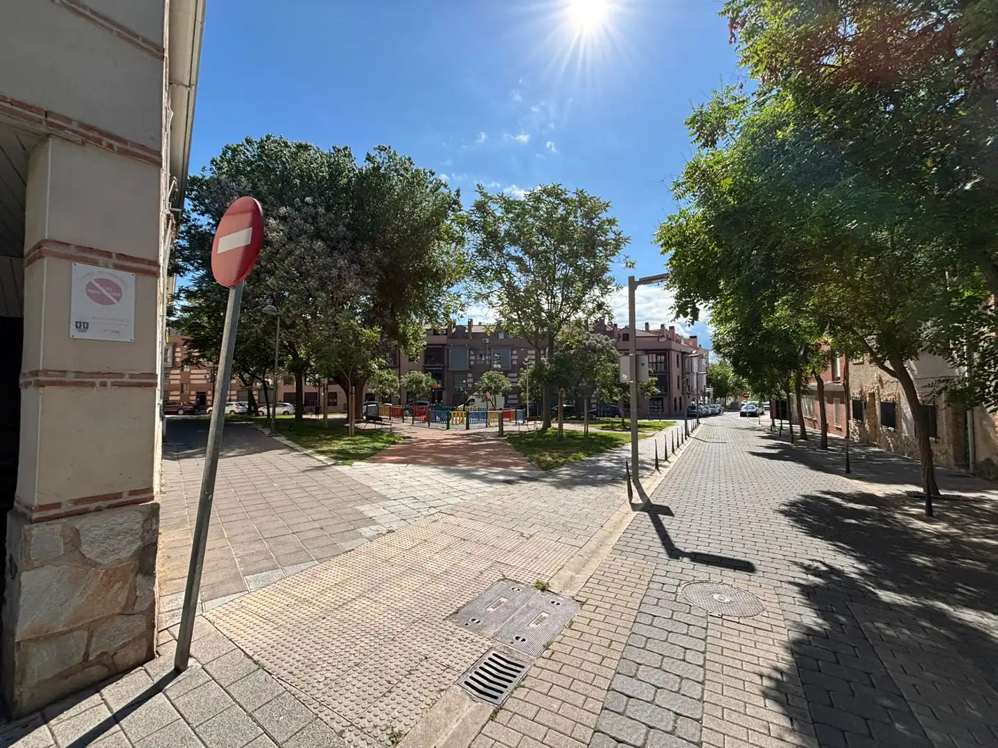 Vista exterior de Piso en venta en Azuqueca de Henares con Calefacción, Amueblado y Horno