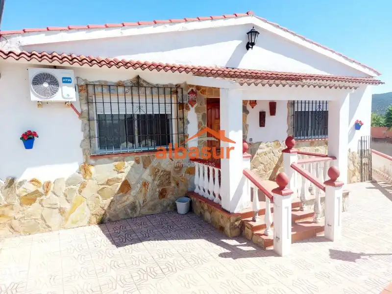 Villa avec terrasse à vendre à Avenida Doña Manuela 47