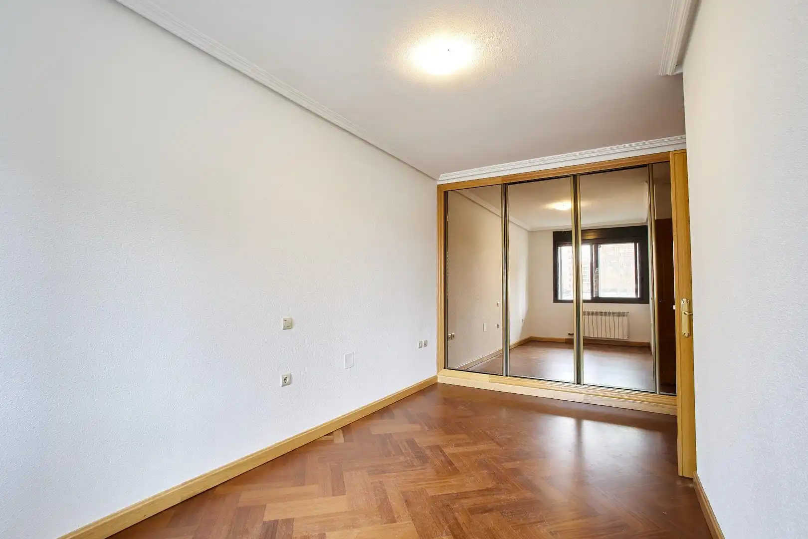 Habitación de Apartamento de alquiler en Valladolid con Calefacción, Terraza y Trastero