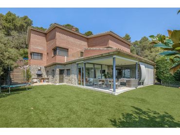 Casa con piscina en venta en Matadepera