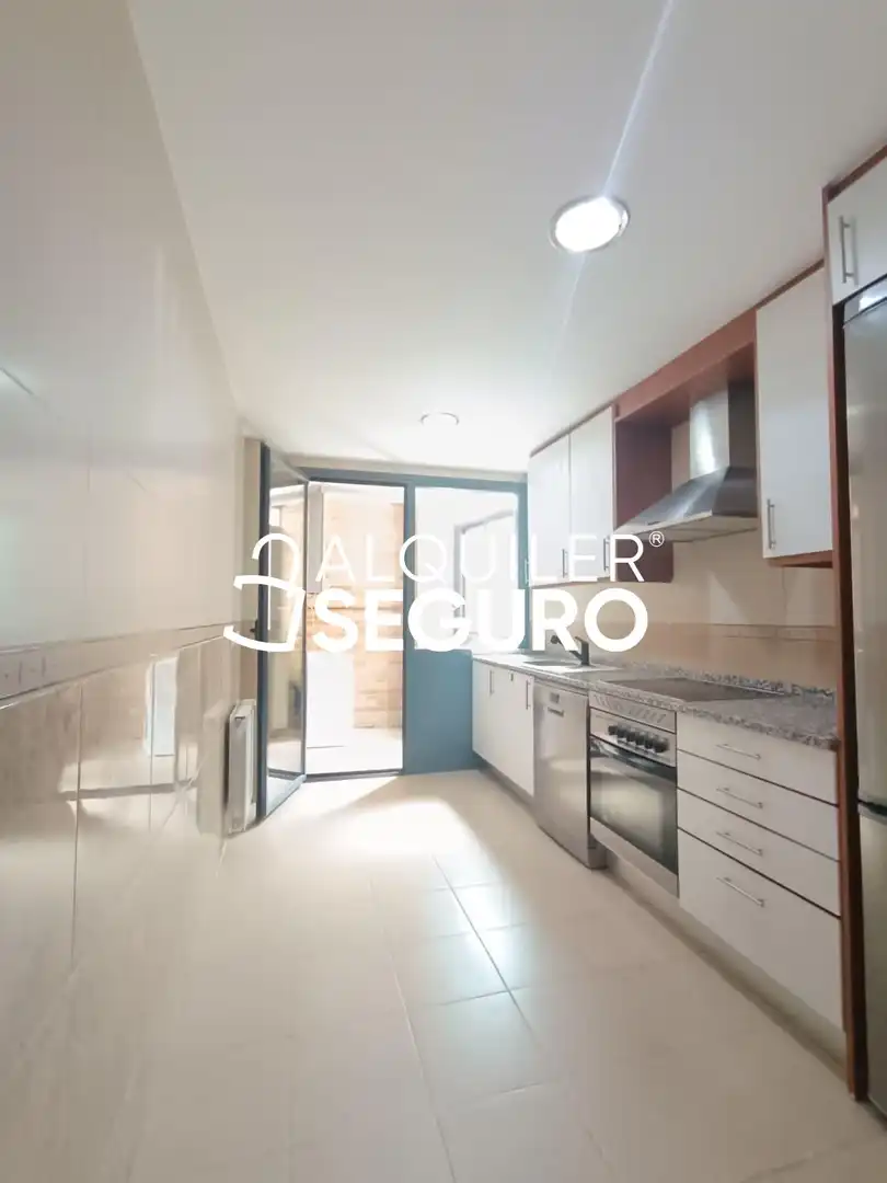 Kitchen of Flat for rent in Parla  with Air Conditioner, Heating and Terrace