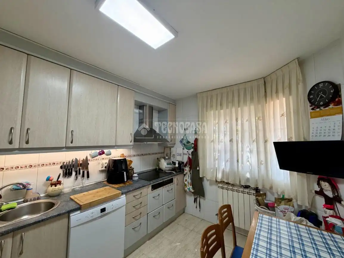 Cocina de Piso en venta en Villanueva de la Torre con Aire acondicionado y Calefacción