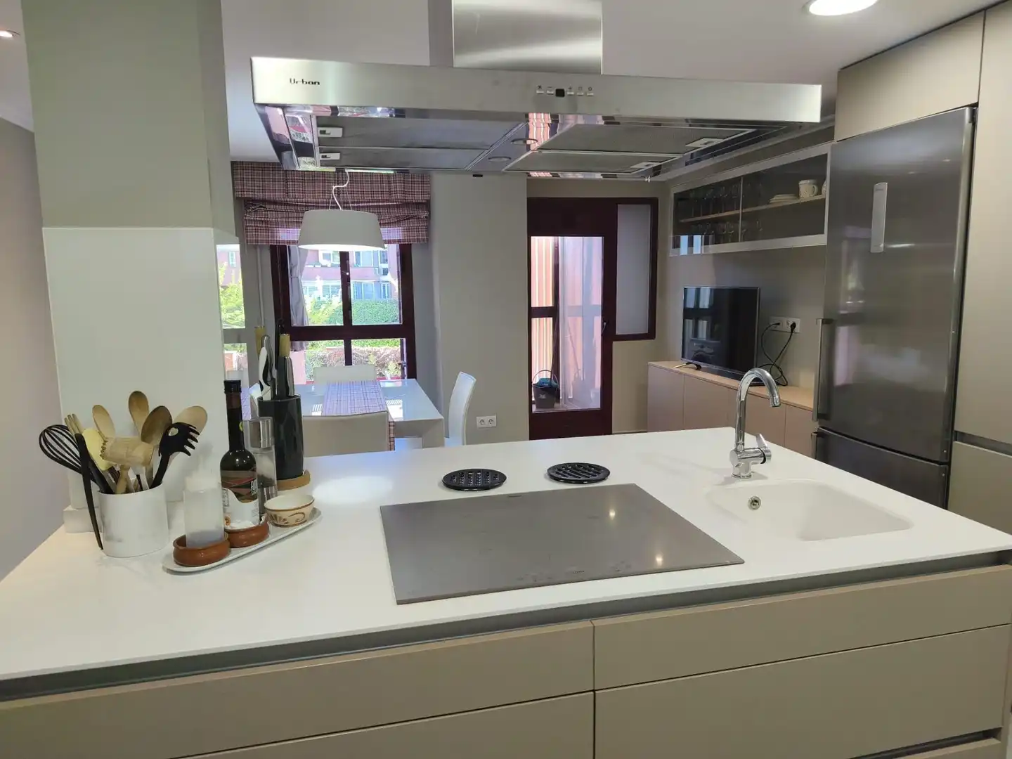 Cocina de Piso de alquiler en Pozuelo de Alarcón con Calefacción, Jardín privado y Terraza