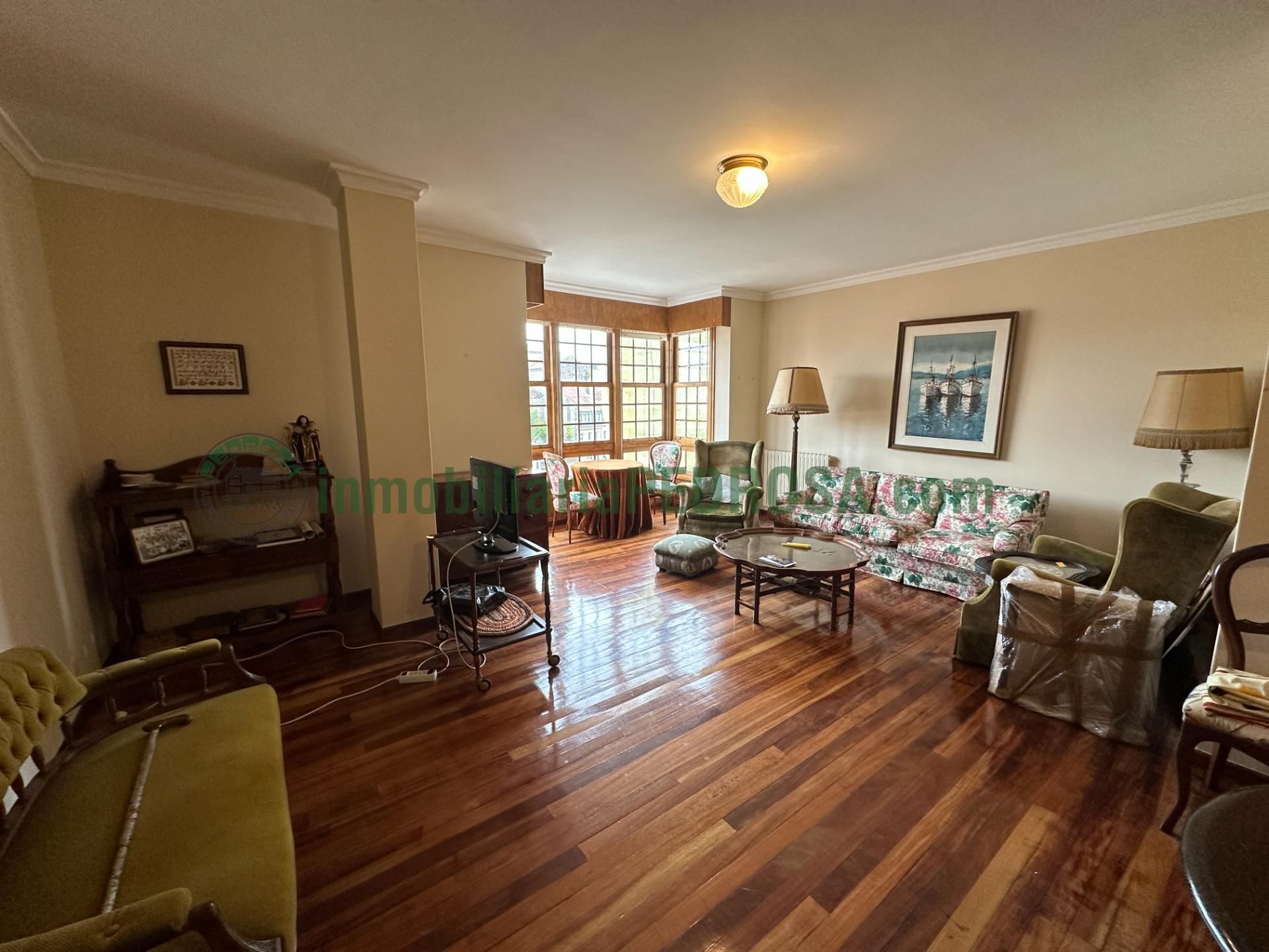 Piso en venta en Calle OLIVA (DA), Centro - Echegaray