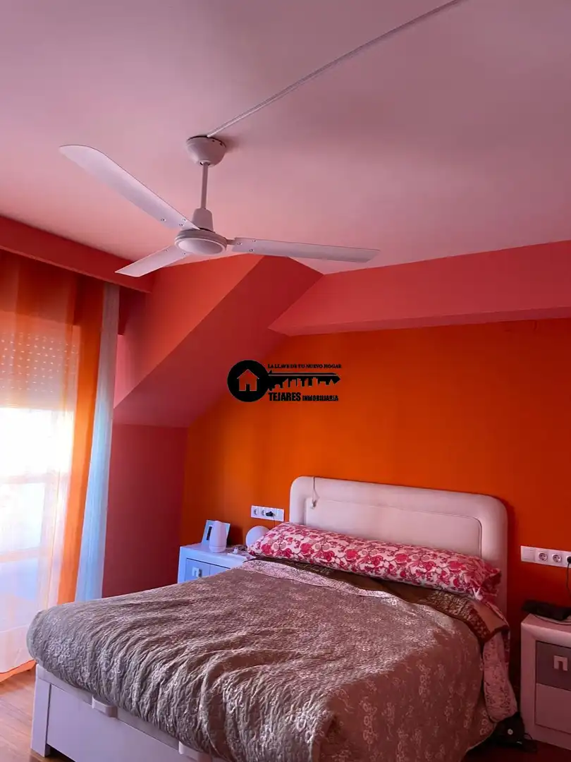 Habitación de Casa adosada en venta en Albacete con Aire acondicionado, Calefacción y Jardín privado