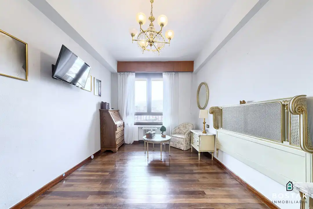 Schlafzimmer von Wohnung zum Verkauf in Bilbao  mit Heizung, Terrasse und Möbliert