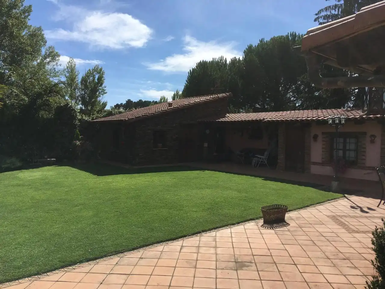 Jardí de Casa adosada en venda en San Andrés del Rabanedo amb Aire condicionat, Calefacció i Jardí privat