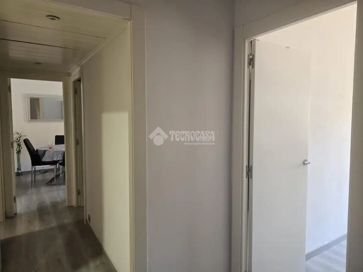Flat for sale in Barcelona  with Air Conditioner and Balcony