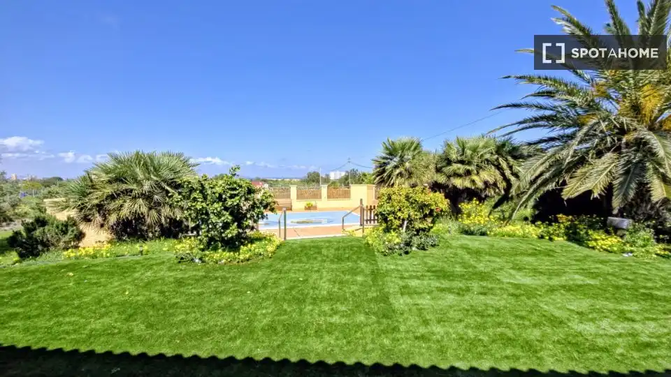 Jardí de Apartament per a compartir en Cartagena amb Aire condicionat, Calefacció i Terrassa