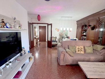 Pis amb balcó en venda a Carrer de la Guàrdia Civil