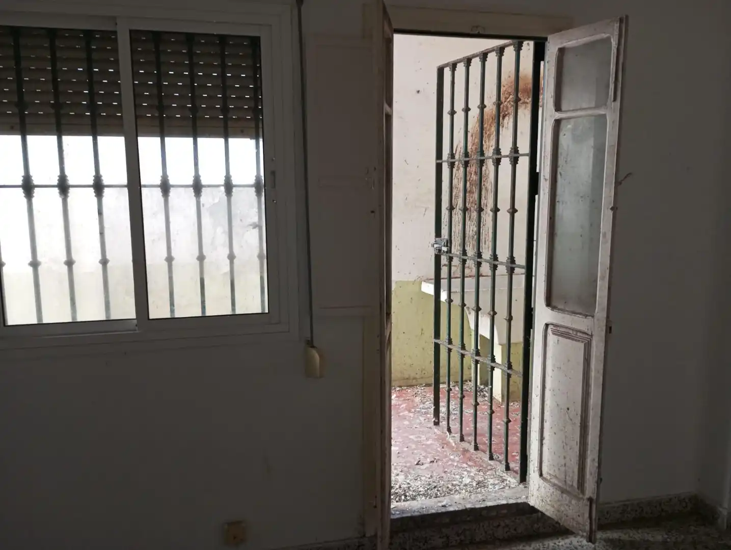 Wohnung zum Verkauf in Algeciras mit Terrasse und Balkon