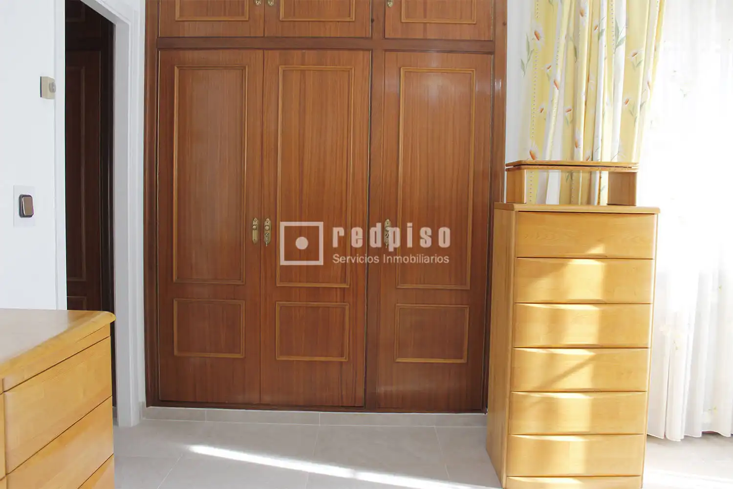 Dormitori de Casa o xalet de lloguer en Madrid amb Aire condicionat, Calefacció i Jardí privat
