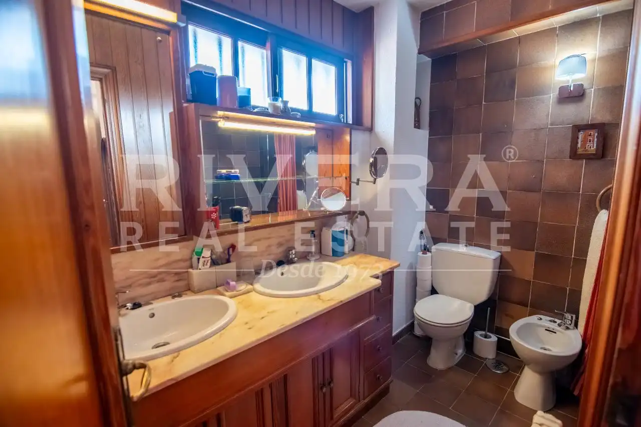 Baño de Casa o chalet en venta en Vigo  con Calefacción, Jardín privado y Terraza