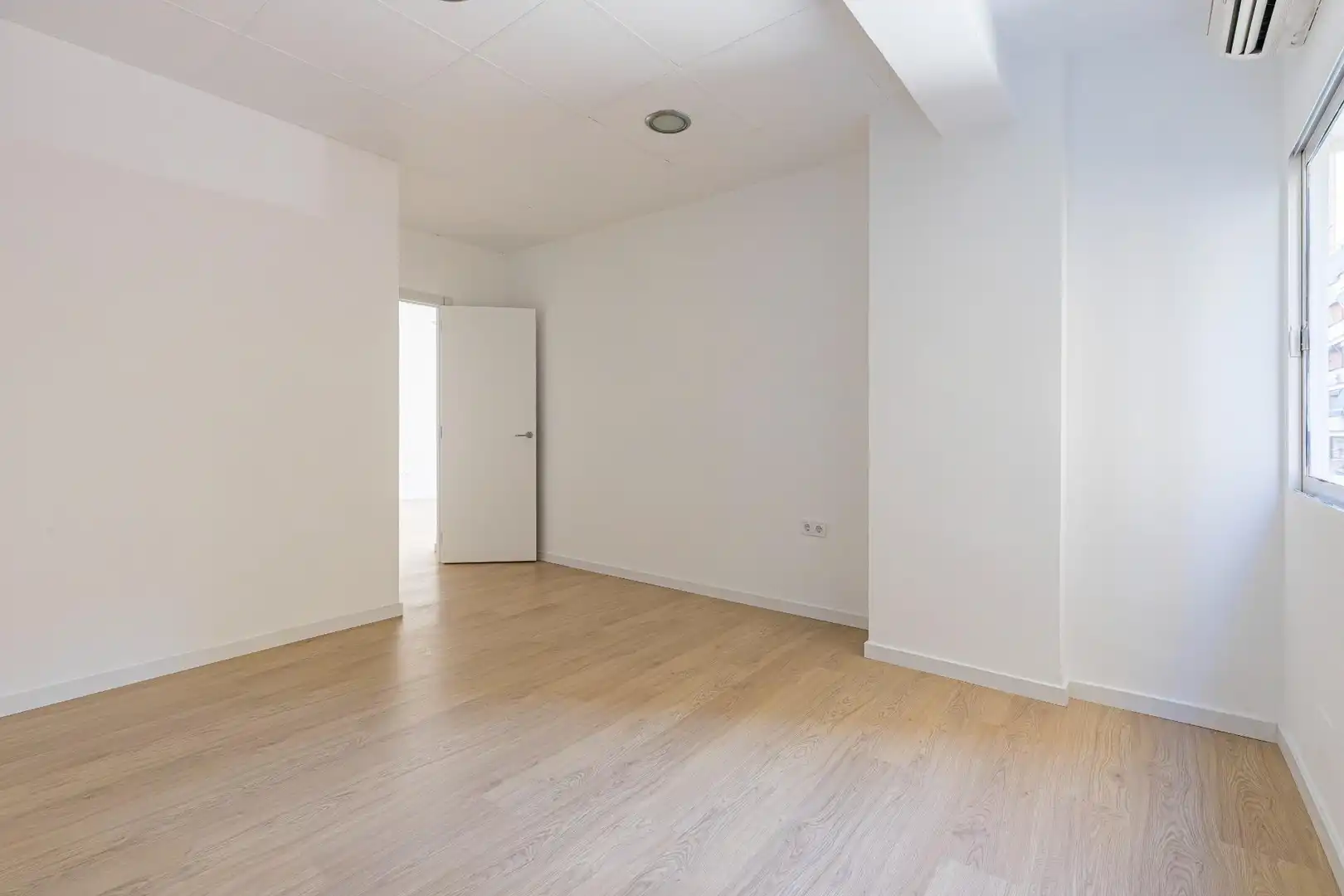 Flat for sale in Murcia  with Air Conditioner