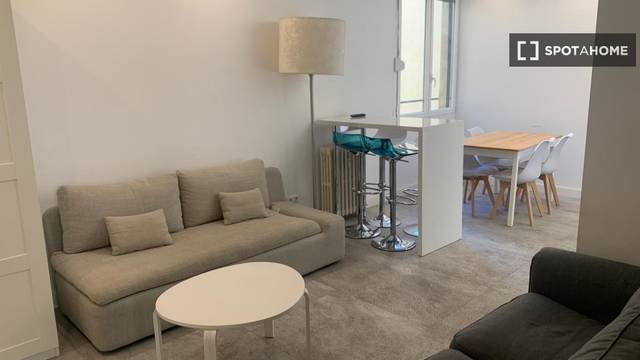 Piso en Alquiler en Universidad - Malasaña