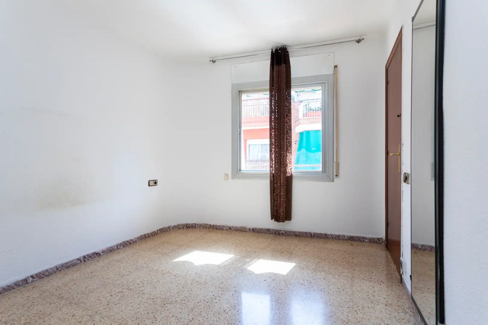 Habitación de Piso en venta en Barcelona con Balcón