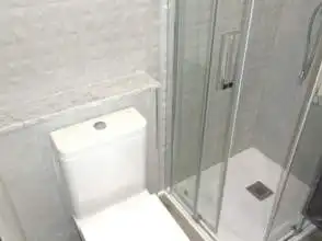 Bathroom of Flat for rent in Gijón   with Heating, Parquet flooring and Oven