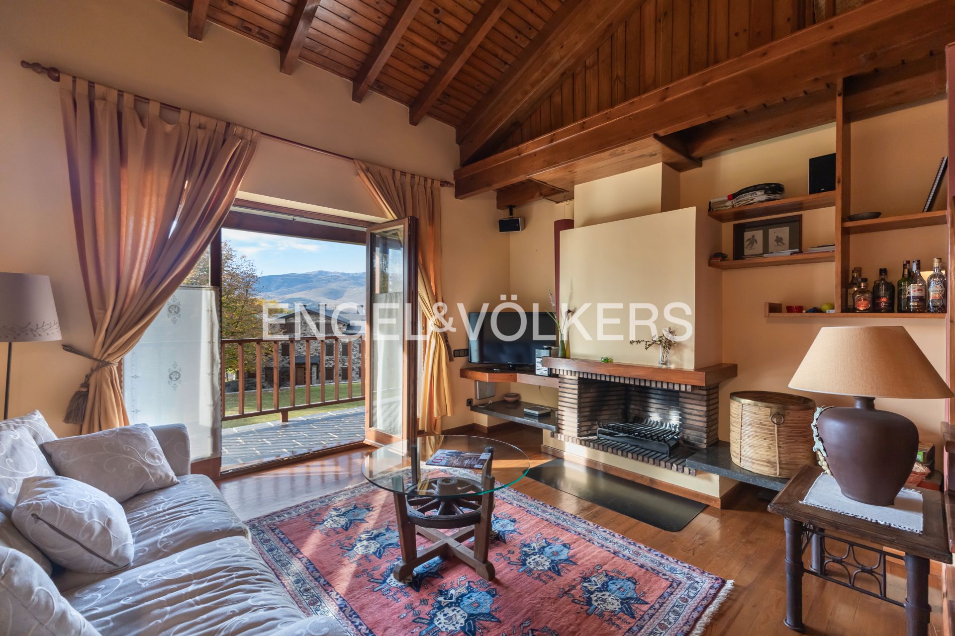 Living room of Duplex for sale in Fontanals de Cerdanya  with Heating, Parquet flooring and Terrace