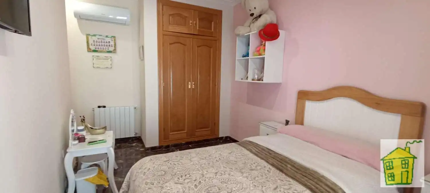 Adossat amb terrassa en venda a Andújar, imagen 13