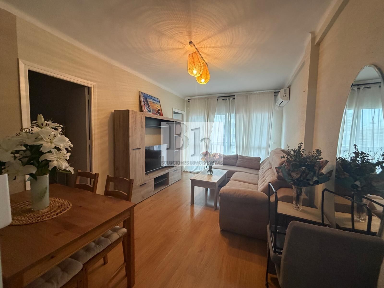 Living room of Flat for sale in Málaga Capital  with Air Conditioner, Terrace and Furnished