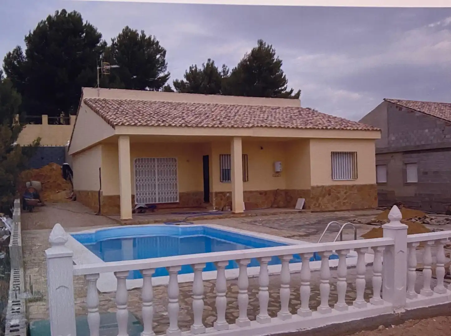 Villa con piscina in vendita a Urbanización Altury 3 11