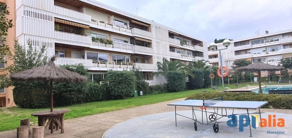 Vista exterior de Pis en venda en Cabrils amb Calefacció, Jardí privat i Terrassa