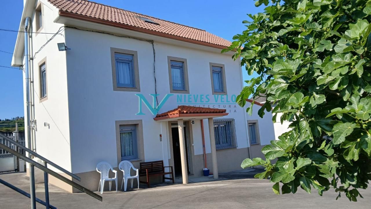 Vista exterior de Casa o chalet en venta en Carballo con Jardín privado y Amueblado