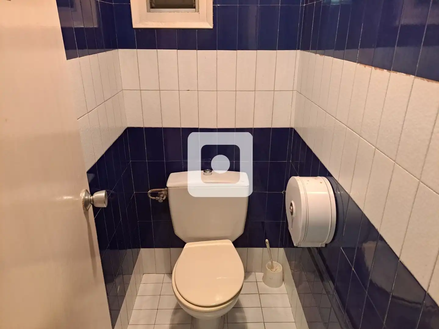 Badezimmer von Büro zum Verkauf in Terrassa mit Klimaanlage und Heizung