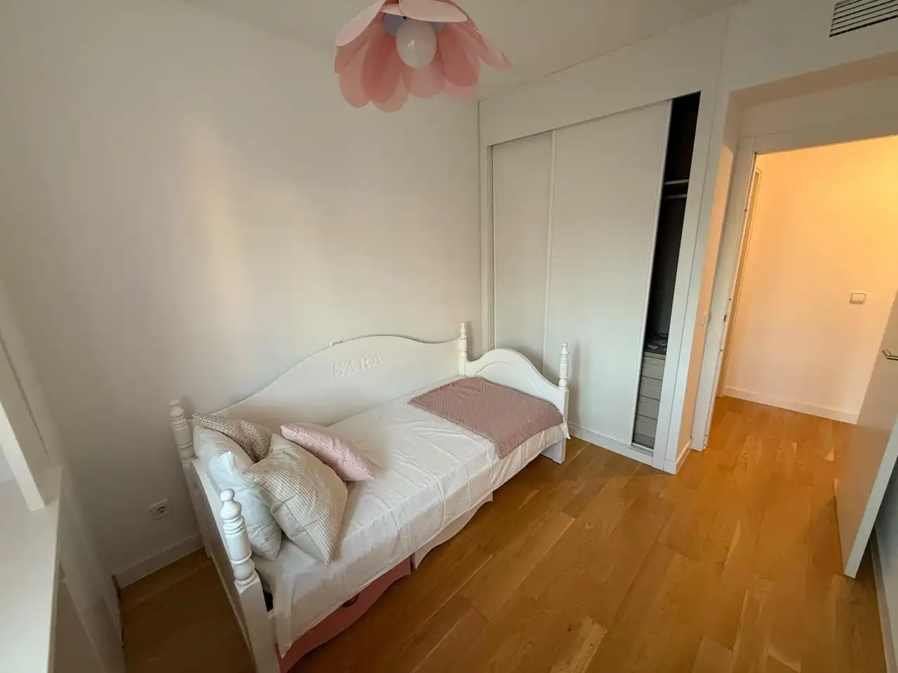 Schlafzimmer von Wohnung zur Miete in Majadahonda mit Klimaanlage, Heizung und Terrasse