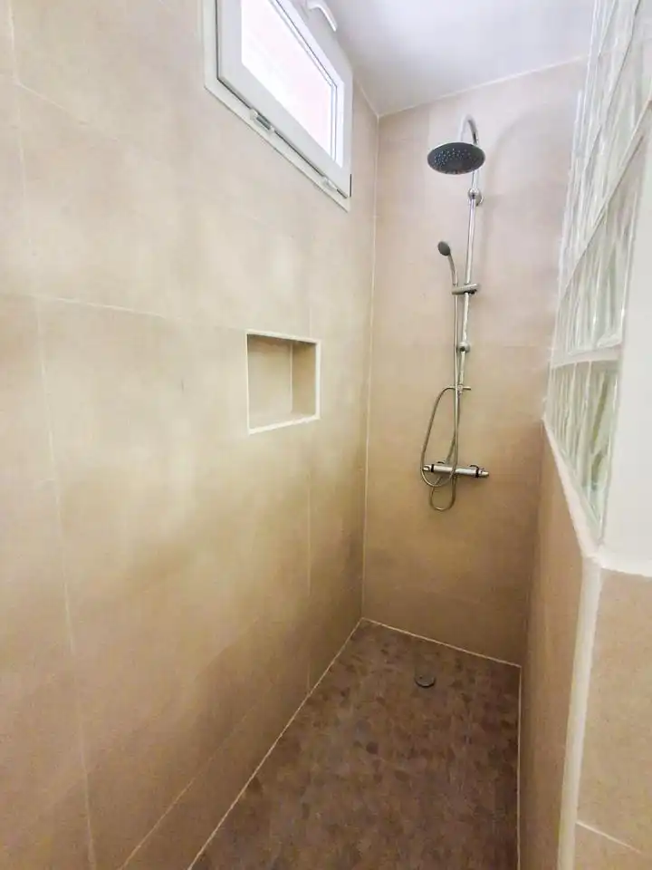 Baño de Planta baja en venta en Alcalá de Henares con Aire acondicionado