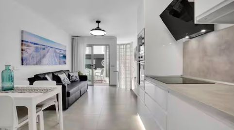 Foto 2 de Apartamento en venta en Hernan Cortes, Corralejo, La Oliva