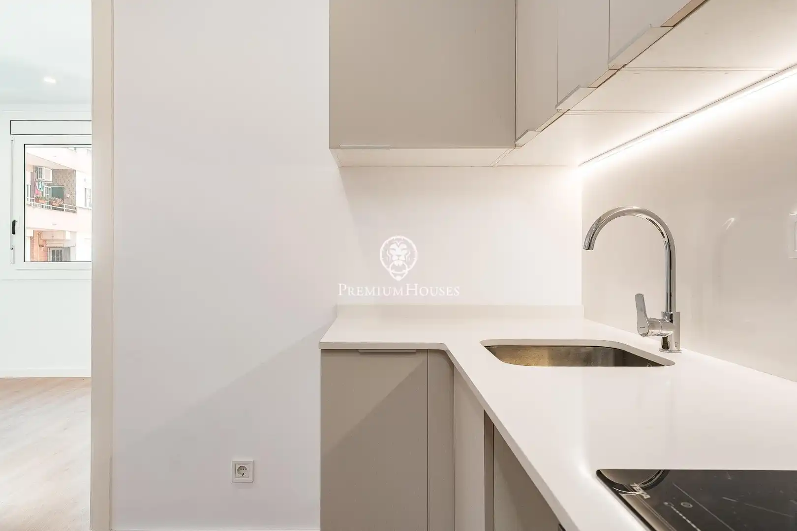 Kitchen of Apartments for sale in Barcelona  with Parquet flooring