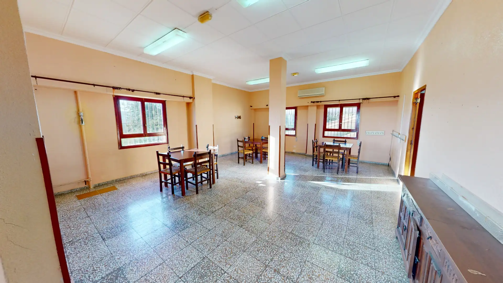 Commercial properties for sale in Busot  with Air Conditioner and Furnished