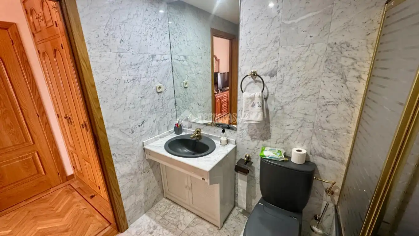 Casa pareada con piscina en venta en Iglesia - Estación, imagen 27
