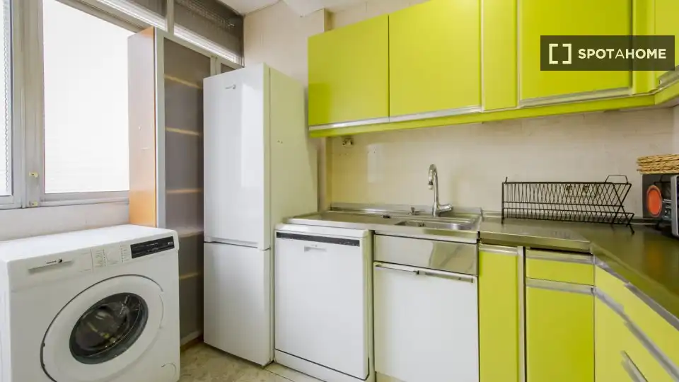 Kitchen of Flat for rent in Madrid  with Air Conditioner, Heating and Furnished