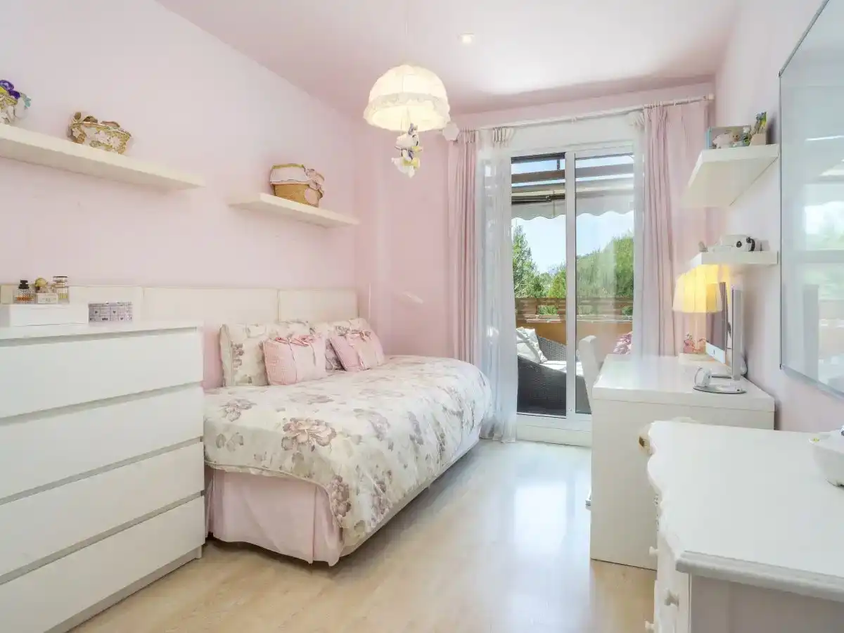 Dormitori de Apartament en venda en Marbella amb Aire condicionat i Piscina