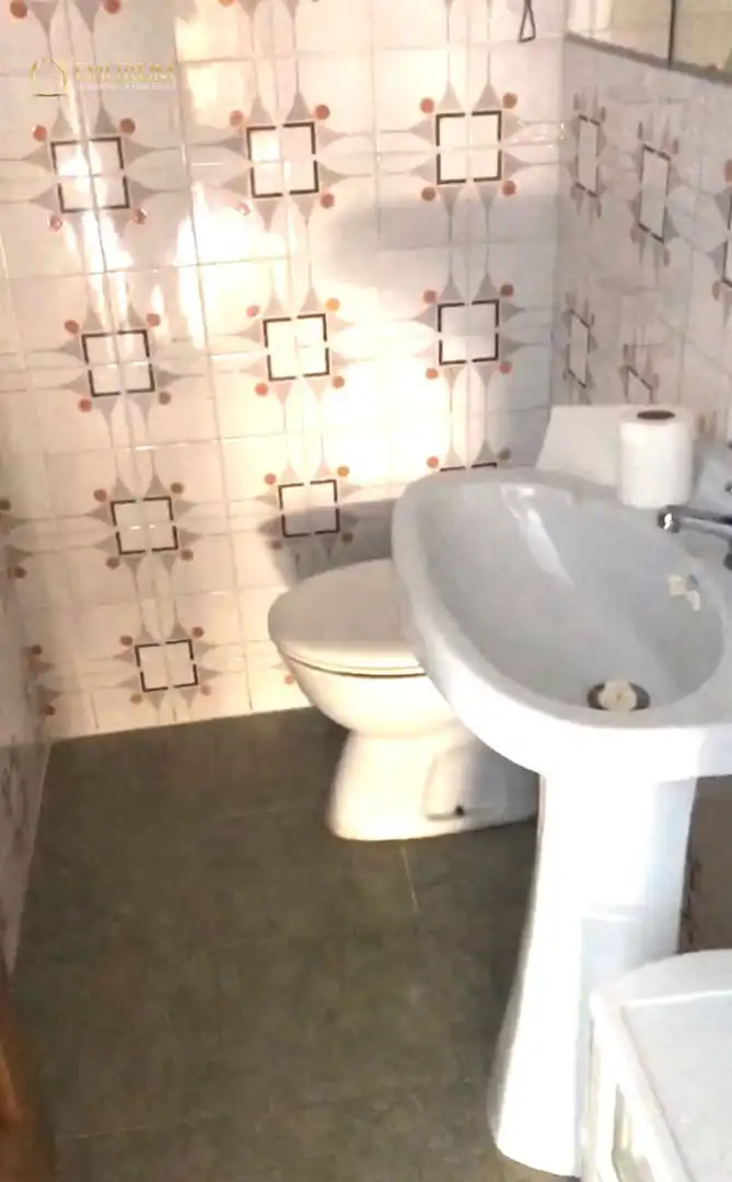 Baño de Piso en venta en Sueca con Aire acondicionado, Terraza y Amueblado