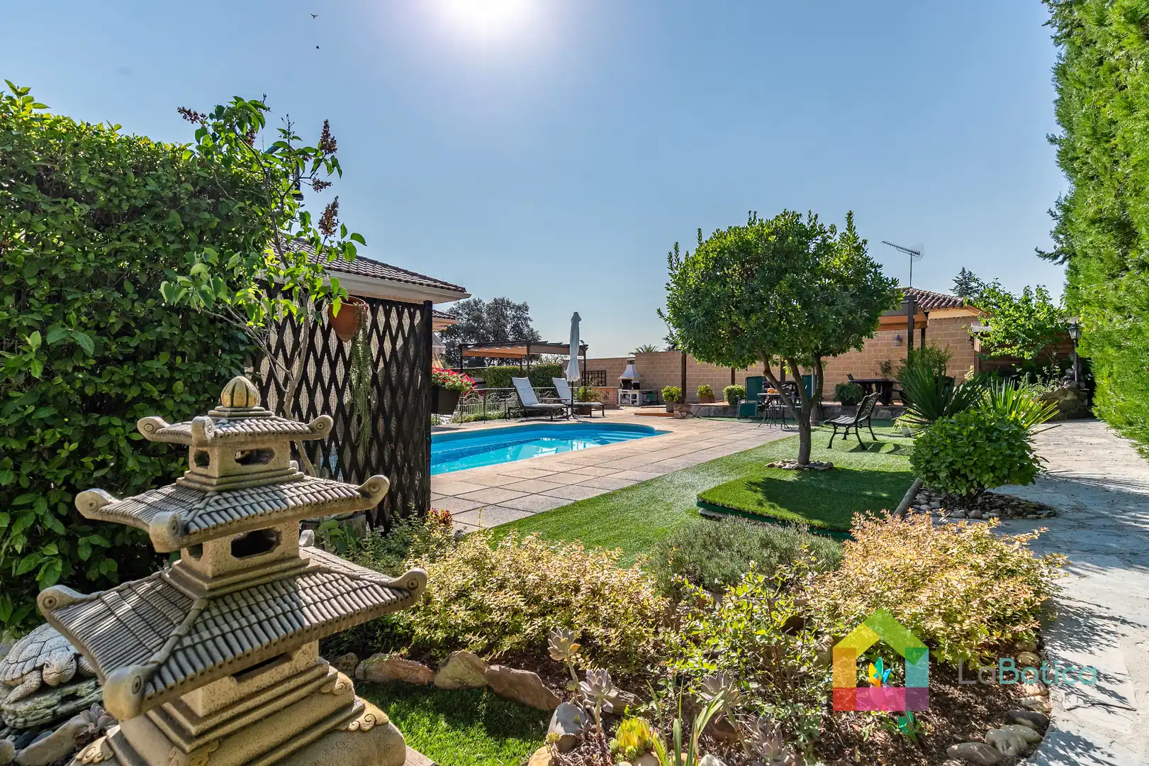 Piscina de Casa o xalet en venda en Nambroca amb Aire condicionat, Calefacció i Jardí privat