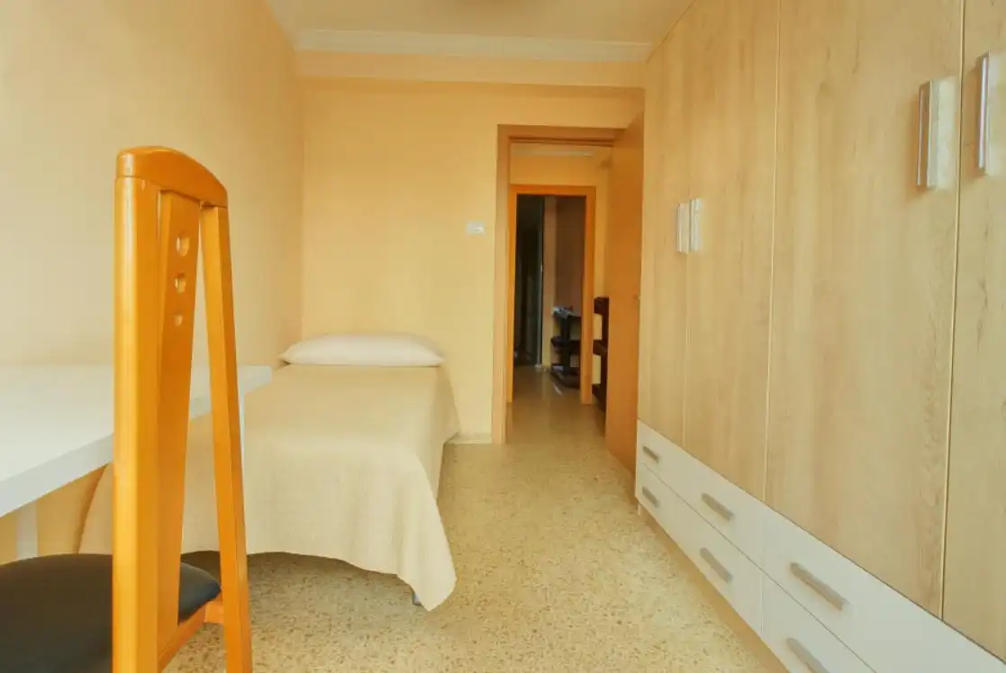 Schlafzimmer von Wohnung zur Miete in Valencia mit Möbliert