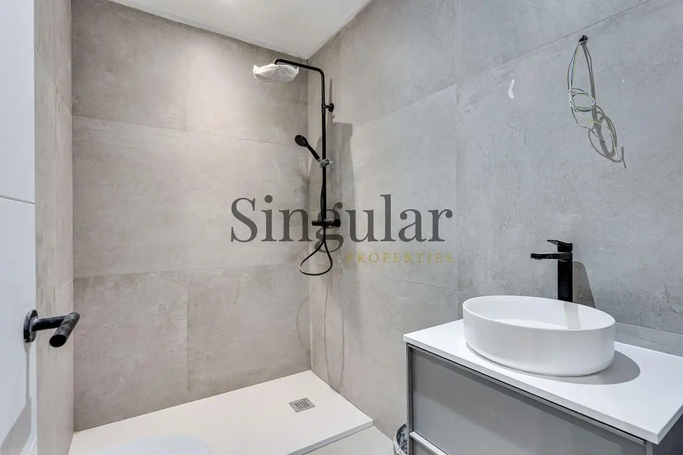 Baño de Dúplex en venta en Barcelona con Aire acondicionado, Calefacción y Jardín privado
