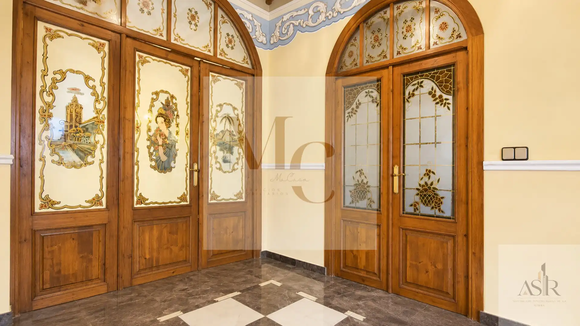 Houses for sale in Silla  with Storage room