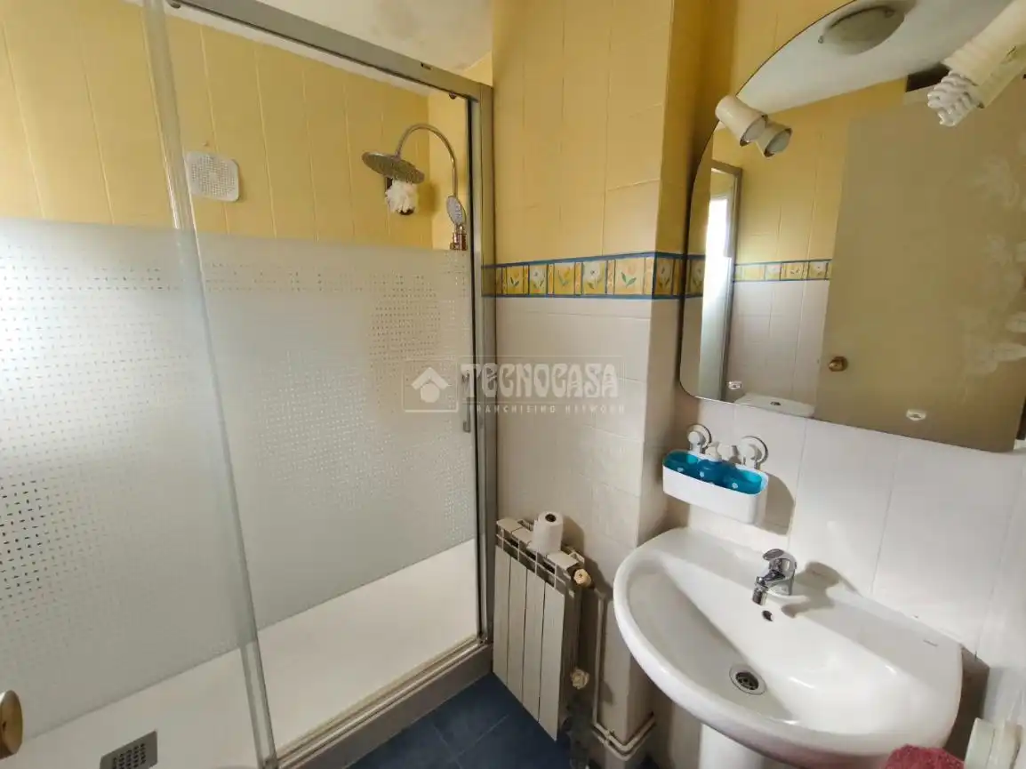 Baño de Piso en venta en Azuqueca de Henares con Calefacción, Terraza y Balcón
