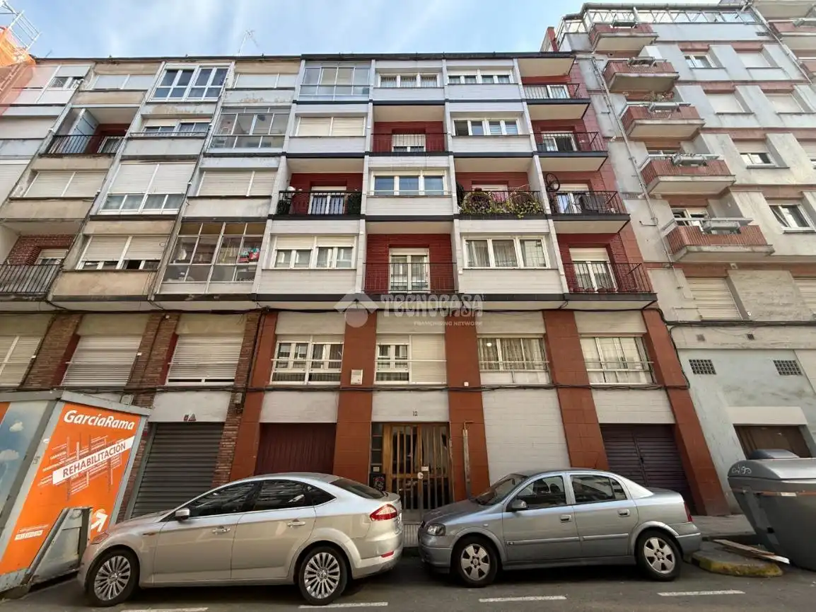 Vista exterior de Piso en venta en Gijón 