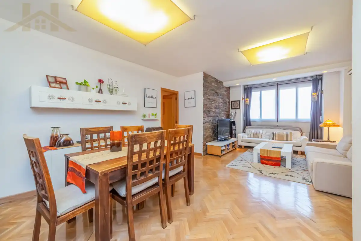 Sala de estar de Piso en venta en Torrejón de Ardoz con Calefacción y Piscina comunitaria