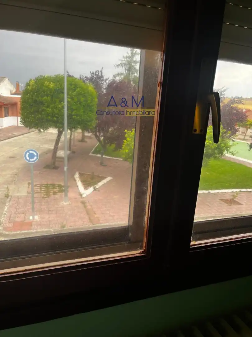 Außenansicht von Wohnung zum Verkauf in Nava del Rey mit Heizung und Abstellraum