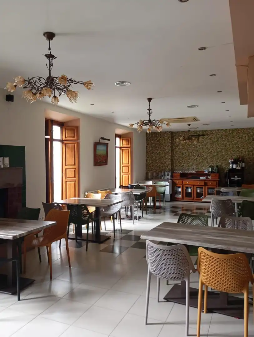 Edificio en venta en Baños de Montemayor