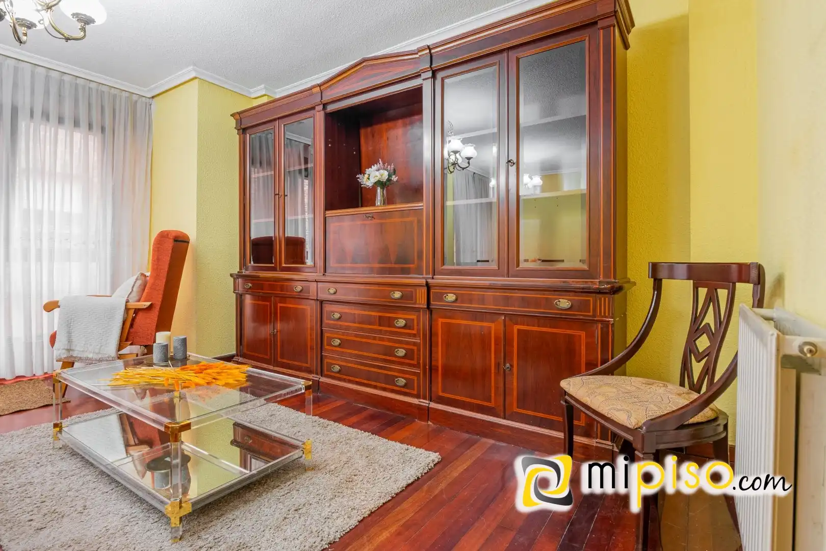 Sala de estar de Piso en venta en Santoña con Calefacción, Trastero y Amueblado